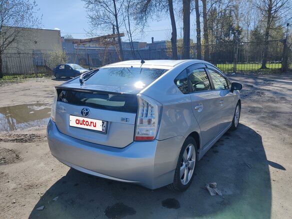 2010 Toyota Prius III (XW30), серый, 970000 рублей - вид 3