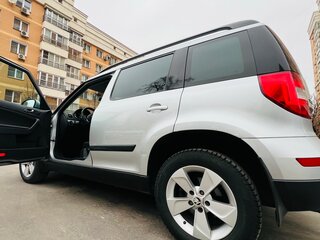 2014 Skoda Yeti I Рестайлинг, серебристый, 1150000 рублей, вид 5