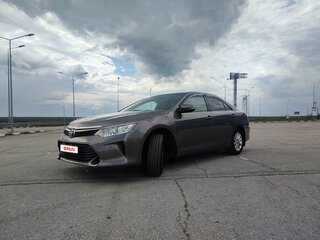 2016 Toyota Camry VII (XV50) Рестайлинг, серый, 1670000 рублей, вид 2