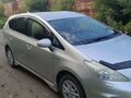 2011 Toyota Prius Alpha I (ZVW40/41), серебристый, 1380000 рублей