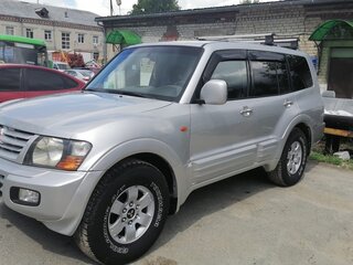 2001 Mitsubishi Pajero III, серебристый, 700000 рублей, вид 1