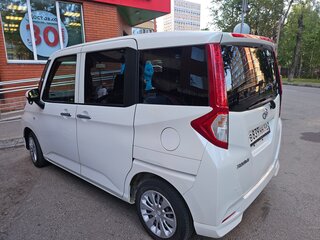 2017 Toyota Roomy I, белый, 850000 рублей, вид 3
