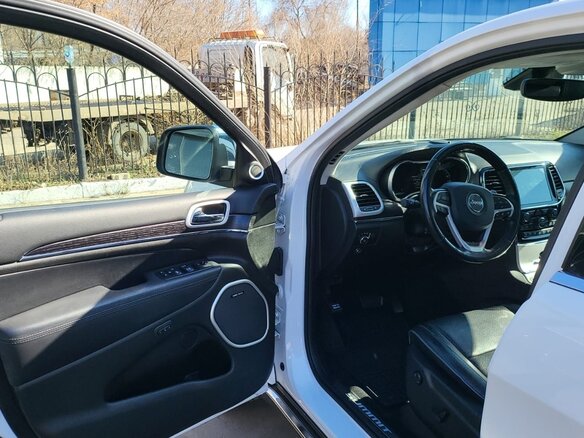 2019 Jeep Grand Cherokee IV (WK2) Рестайлинг, белый, 4999999 рублей - вид 8