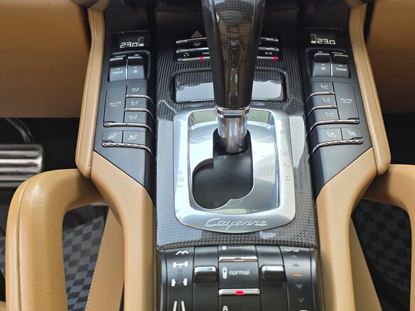 2012 Porsche Cayenne Turbo S II (958), чёрный, 3700000 рублей - вид 13