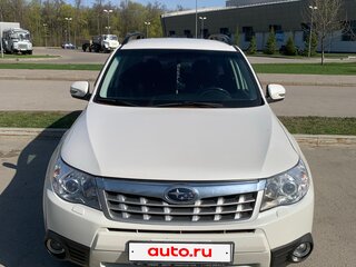 2011 Subaru Forester III Рестайлинг, белый, 1820000 рублей, вид 1