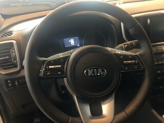 2019 Kia Sportage IV Рестайлинг, белый, 2400000 рублей, вид 5