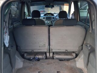 2003 Toyota Sienta I, серый, 585000 рублей, вид 5