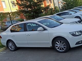 2013 Skoda Superb DSG II Рестайлинг, белый, 830000 рублей, вид 4
