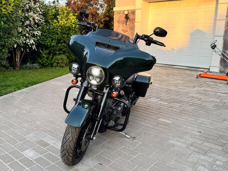 2018 Harley-Davidson Street Glide, зелёный, 1350000 рублей, вид 4