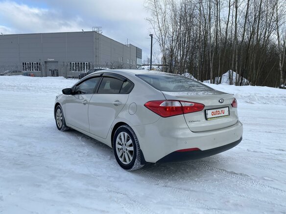 2014 Kia Cerato III, серебристый, 1000000 рублей - вид 4