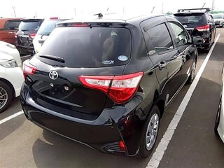 2018 Toyota Vitz III (XP130) Рестайлинг 2, чёрный, 1080000 рублей, вид 5
