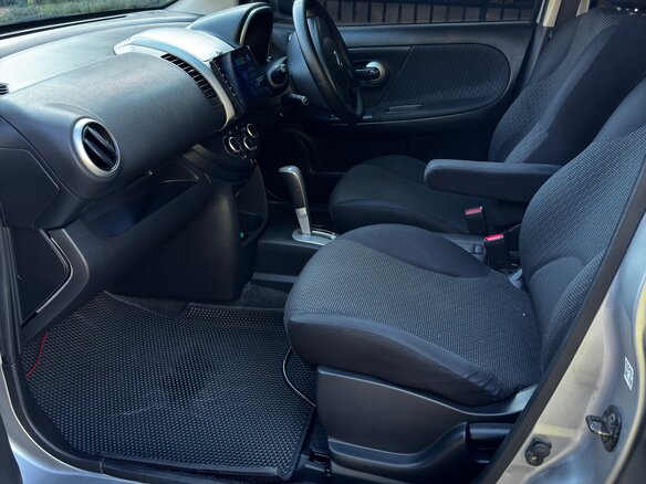 2009 Nissan Note I Рестайлинг, серебристый, 700000 рублей - вид 9