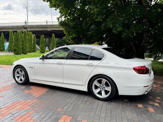 2013 BMW 5 серии 520i VI (F10/F11/F07) Рестайлинг, белый, 2160000 рублей, вид 4