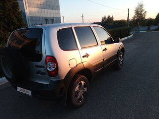 2012 Chevrolet Niva I Рестайлинг, серебристый, 620000 рублей, вид 4