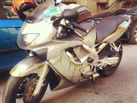 1999 Honda CBR 600F, серебристый, 340000 рублей, вид 2