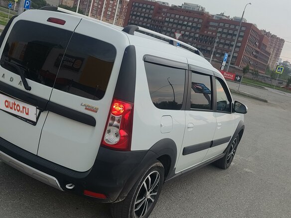 2021 Lada (ВАЗ) Largus Cross I Рестайлинг, белый, 1600000 рублей - вид 2