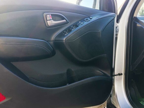 2014 Hyundai ix35 I Рестайлинг, серебристый, 1660000 рублей - вид 31