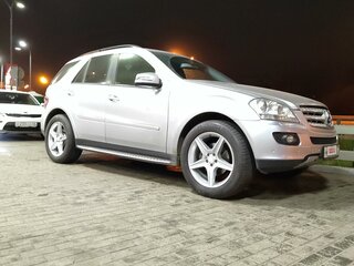 2005 Mercedes-Benz M-Класс 350 II (W164), серый, 1400000 рублей, вид 3