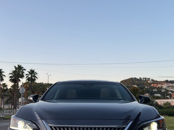 2019 Lexus ES 300h VII, серый, 4500000 рублей - вид 4