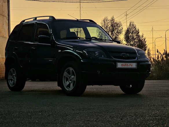 2018 Chevrolet Niva I Рестайлинг, чёрный, 1000000 рублей - вид 1