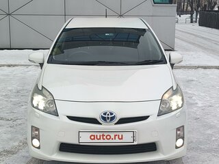 2010 Toyota Prius III (XW30), белый, 1300000 рублей, вид 1