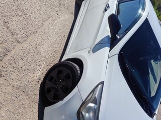 2015 Hyundai Solaris I Рестайлинг, белый, 800000 рублей, вид 4
