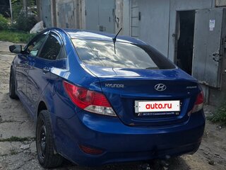 2013 Hyundai Solaris I, синий, 360000 рублей, вид 3