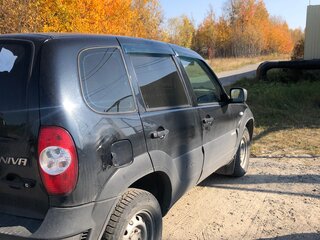 2017 Chevrolet Niva I Рестайлинг, чёрный, 450000 рублей, вид 2