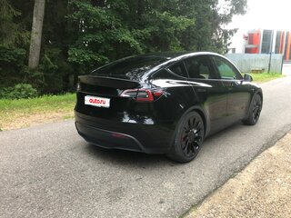 2024 Tesla Model Y Performance I, чёрный, 5000000 рублей, вид 4