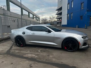 2017 Chevrolet Camaro VI, серебристый, 2300000 рублей, вид 2