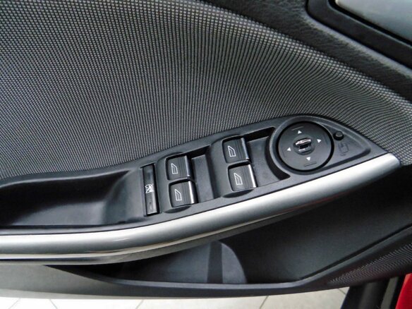 2014 Ford Focus III, красный, 1100000 рублей - вид 8