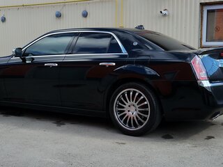 2012 Chrysler 300C II, чёрный, 2490000 рублей, вид 4