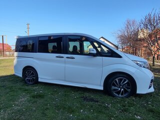 2016 Honda Stepwgn V, белый, 2560000 рублей, вид 5