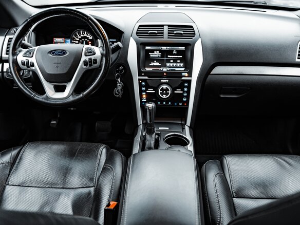 2014 Ford Explorer Sport V, белый, 2500000 рублей - вид 32