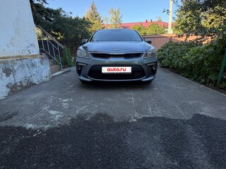 2019 Kia Rio IV, серый, 1450000 рублей, вид 1