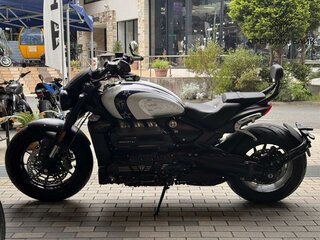 2025 Triumph Rocket 3, белый, 3299000 рублей, вид 2