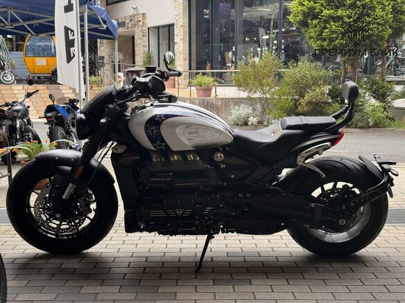 2025 Triumph Rocket 3, белый, 3299000 рублей - вид 1