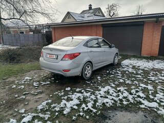 2012 Hyundai Accent IV, серебристый, 800000 рублей, вид 4