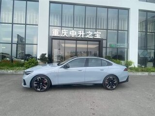 2025 BMW i5 M60 xDrive, серебристый, 9200000 рублей, вид 4