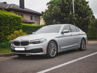 2018 BMW 5 серии 530i xDrive VII (G30/G31/G38), серебристый, 3690000 рублей, вид 1