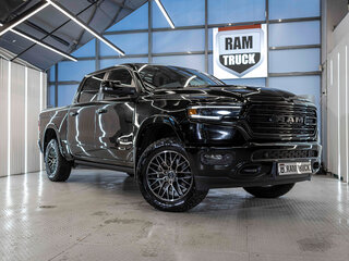 2023 Ram 1500 Crew Cab V, чёрный, 8499999 рублей, вид 2