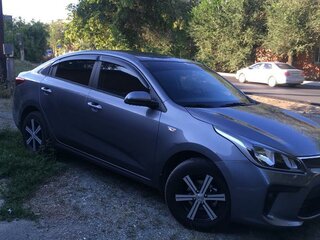 2019 Kia Rio IV, серый, 1450000 рублей, вид 3