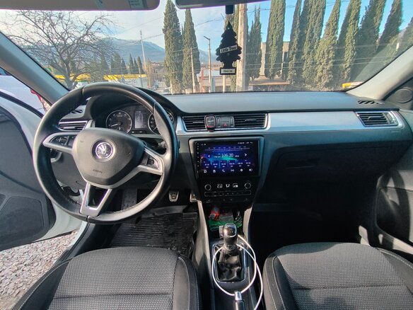 2015 Skoda Rapid I, белый, 1050000 рублей - вид 8
