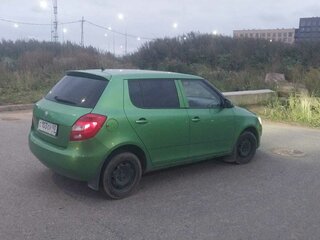 2012 Skoda Fabia II Рестайлинг, зелёный, 240000 рублей, вид 2