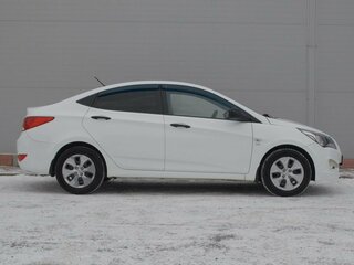 2015 Hyundai Solaris I Рестайлинг, белый, 1100000 рублей, вид 4