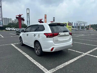 2022 Mitsubishi Outlander III Рестайлинг 3, белый, 1850001 рублей, вид 5