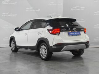 2022 Toyota Yaris L XP150 Рестайлинг, белый, 1700000 рублей, вид 3