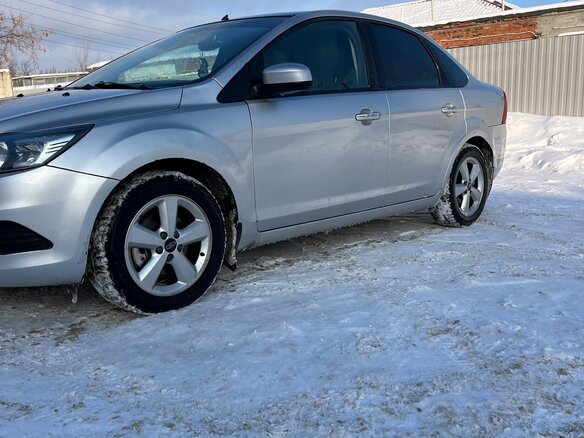 2010 Ford Focus II Рестайлинг, серебристый, 560000 рублей - вид 6
