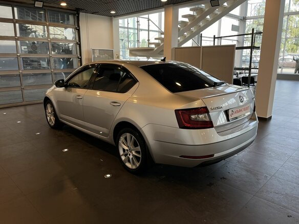 2017 Skoda Octavia III (A7) Рестайлинг, серебристый - вид 4