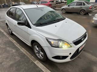 2011 Ford Focus II Рестайлинг, белый, 630000 рублей, вид 1